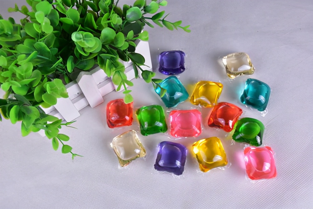 洗衣服的纸屑怎么去除小窍门,洗衣服纸巾忘记拿出来小妙招