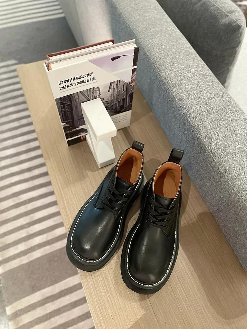 简约时髦短靴,不止是一双鞋子