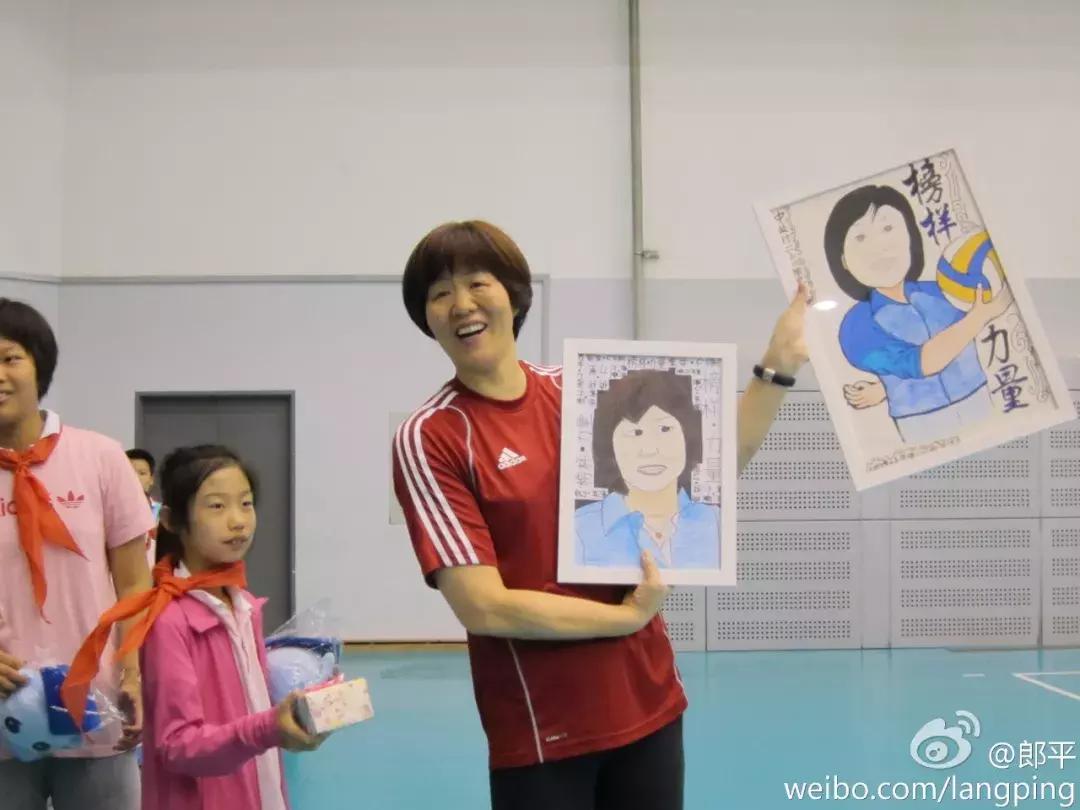 被骂“*国卖**贼”、“抛家弃女”20年，她却被巩俐视为女神……