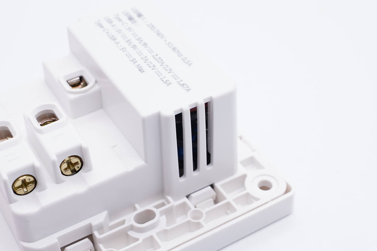 公牛快充多功能插座怎么样,插座一哥最新上市消息