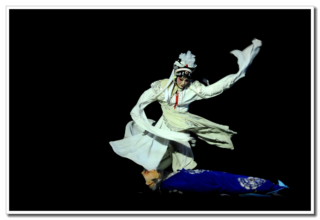 窦娥冤的三桩誓愿的关系,窦娥冤有怎样的冤情