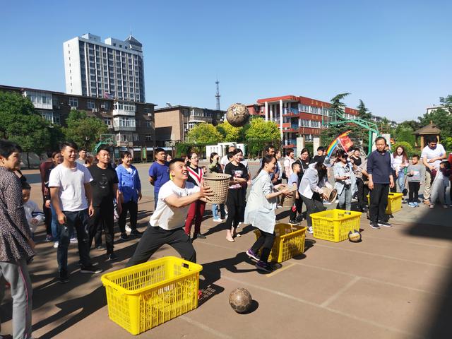 瓒崇悆姣旇禌宄板嘲鐭垮尯绗竴灏忓,蹇箰瓒崇悆婊规脖娌虫梺