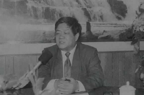 他,大专生,宰猪卖肉坐拥百亿资产,被儿子检举揭发,为啥?