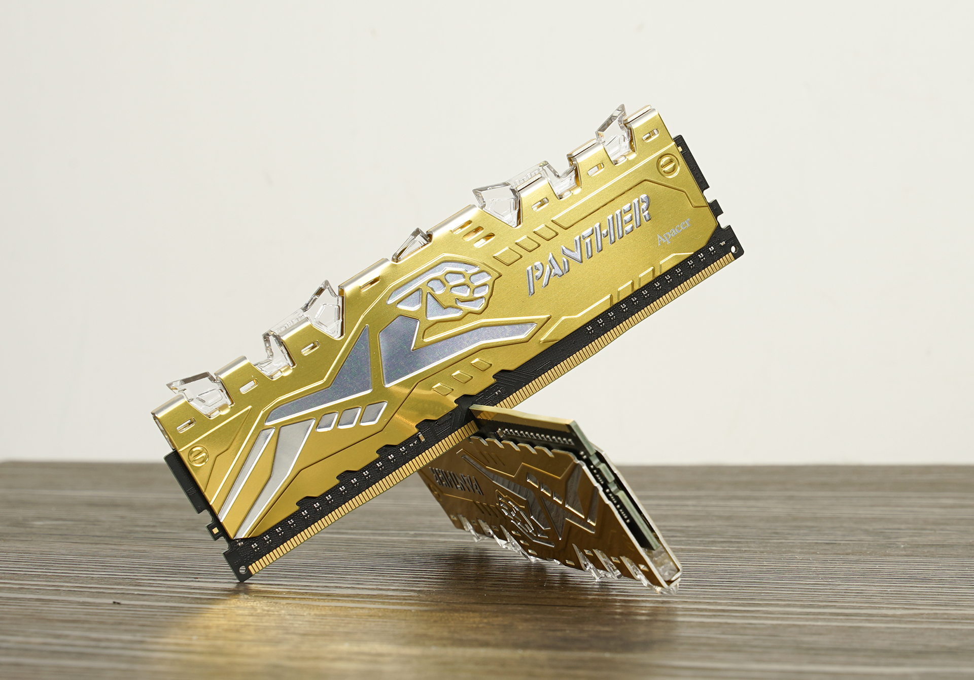 中奖了一个300元的散热却去装了台万元游戏主机？