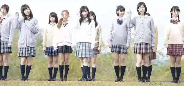 日本女人罗圈腿走路,日本女人罗圈腿的原因