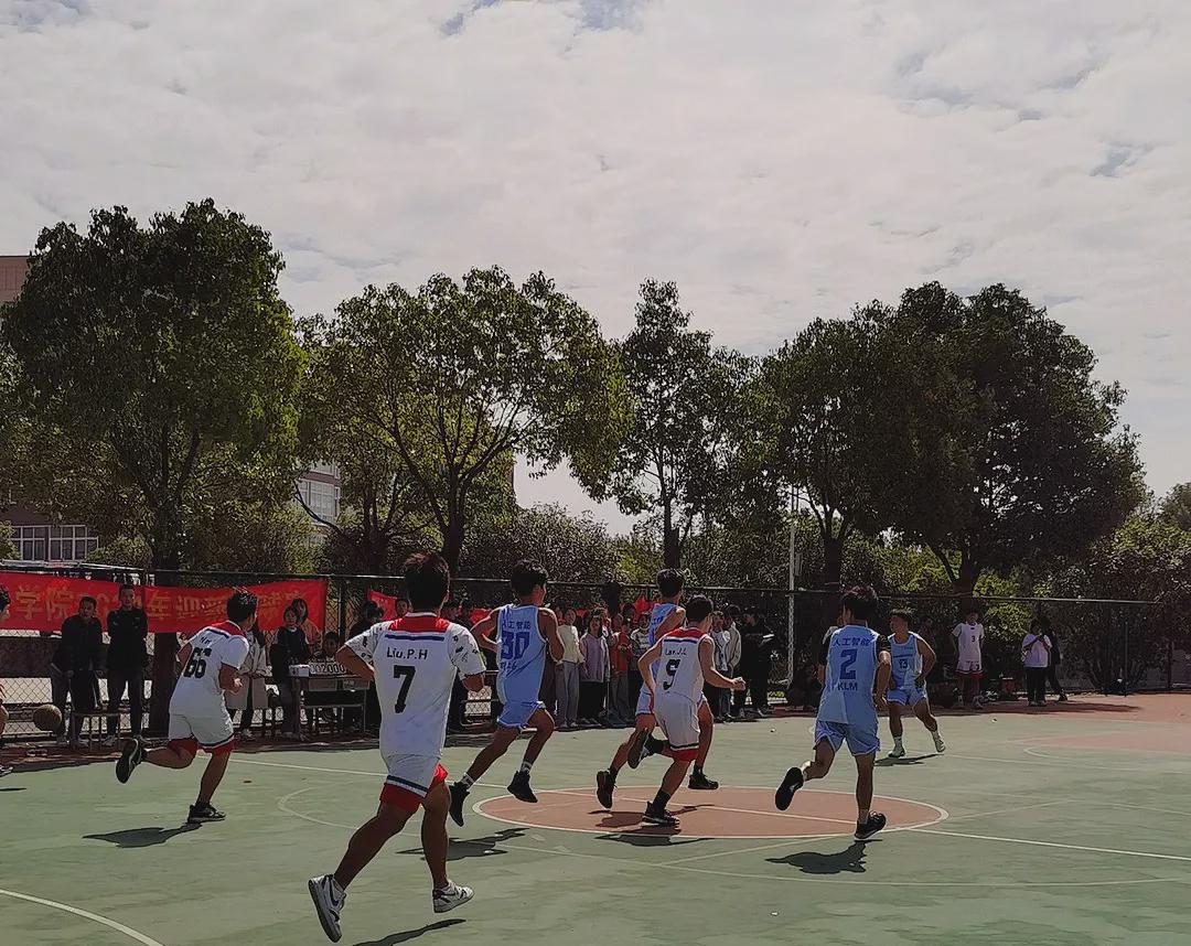 信阳学院破不破,信阳学院鼎盛