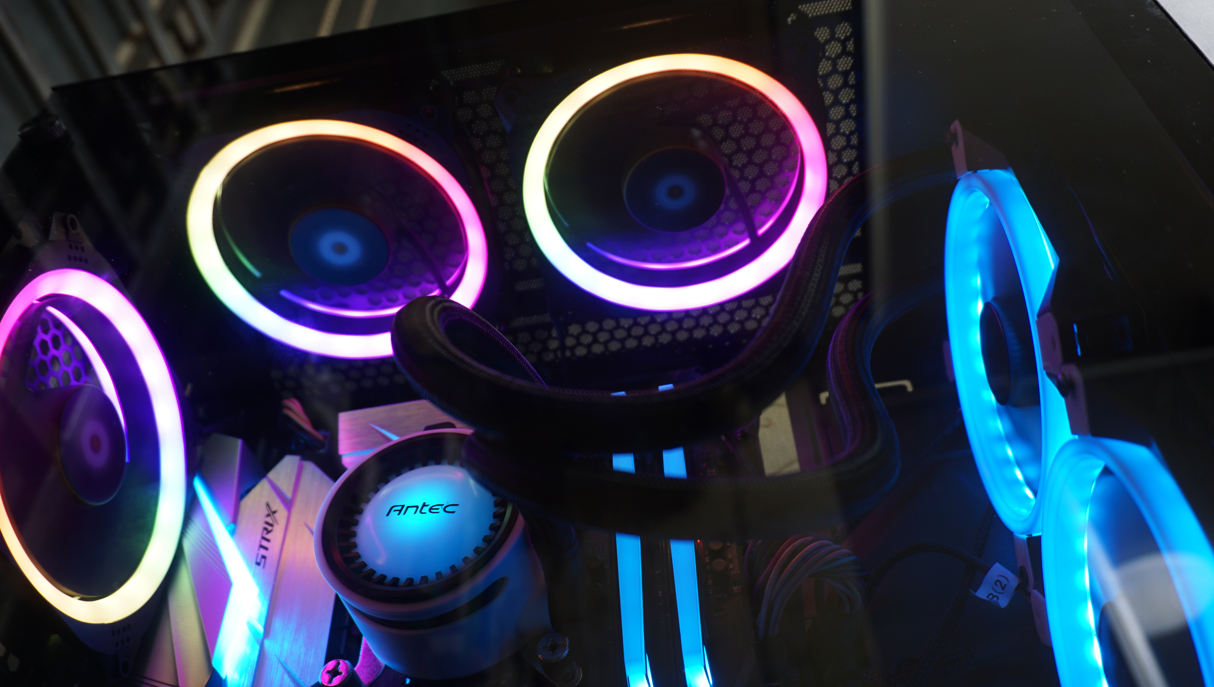 色彩与色彩的碰撞,色与彩