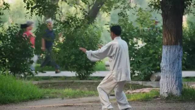 太极起势如何防止压手起不来,下势独立太极起势的最佳方法