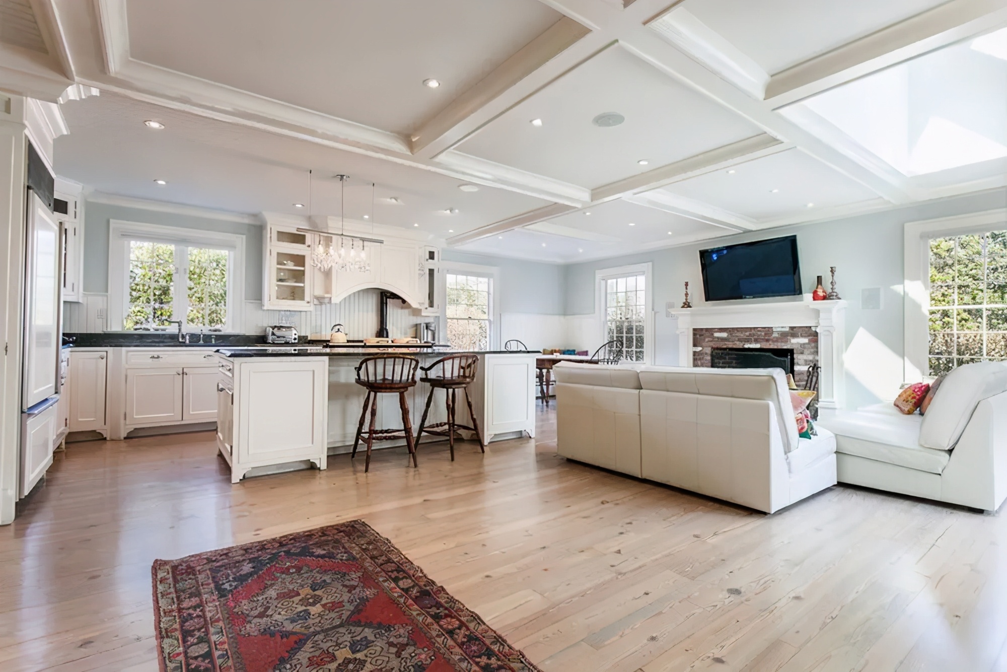 穿prada的时尚女魔头原型,穿prada的时尚女魔头