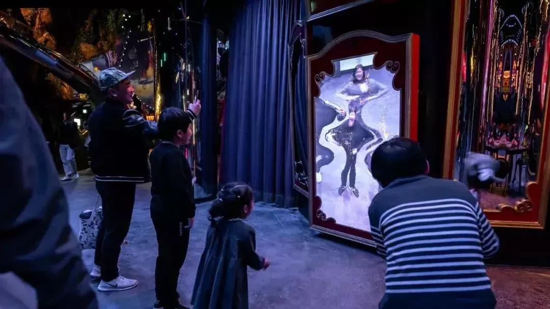沉浸式乐园强势来袭游客“刷刷刷”不停