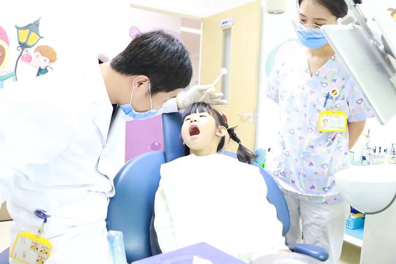 “妈妈，以后看牙我再也不哭啦！”