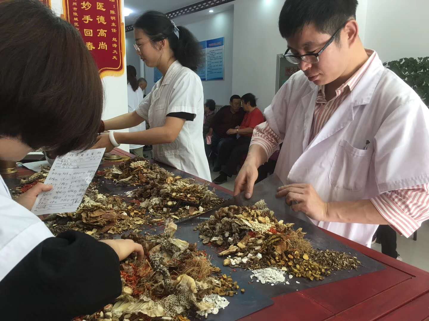 中医养生调理肝脏的方子,试述中医肝脏养生的原则与方法