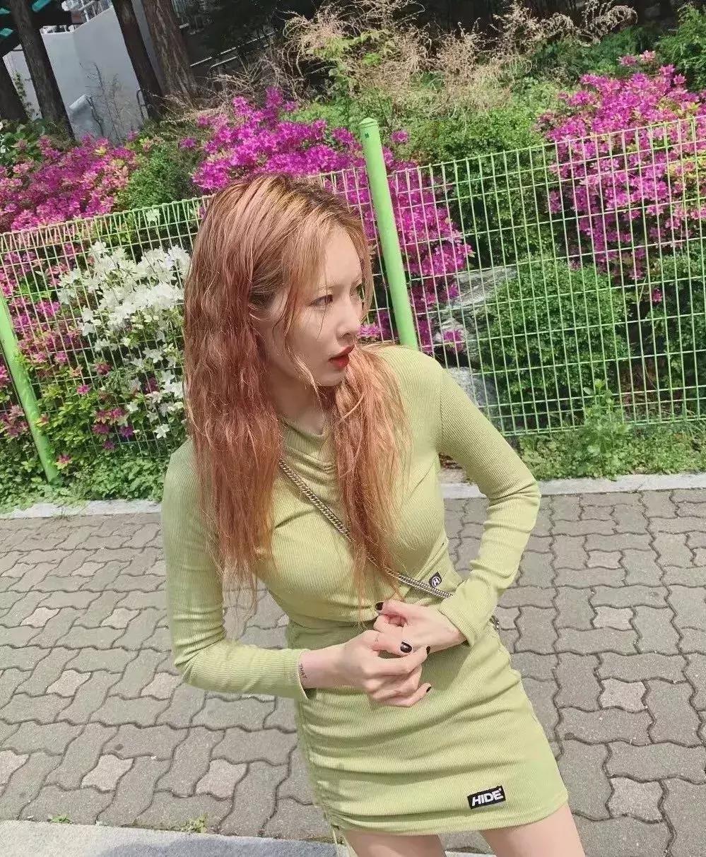 欧阳娜娜黄褐发色,2022年最流行显白的颜色