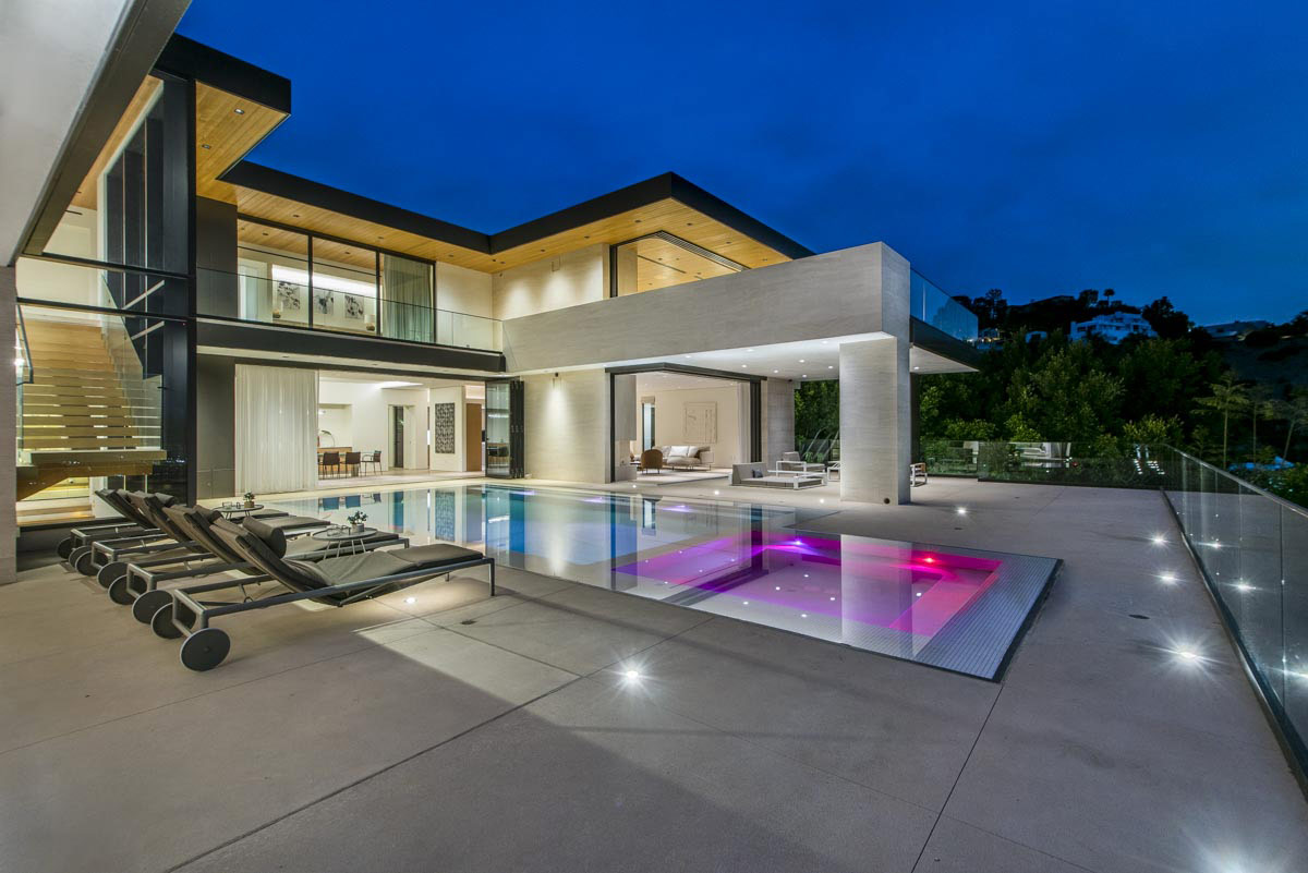 没有泳池的房子,没有泳池和花园的别墅