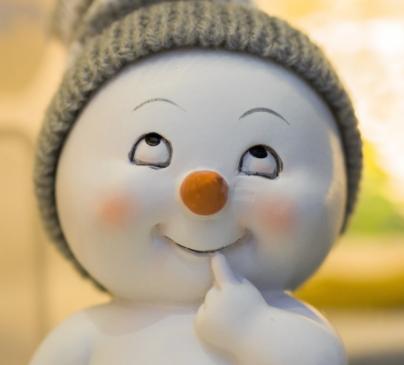 有些年轻人阅片无数，却不敢当着爸妈的面看吻戏