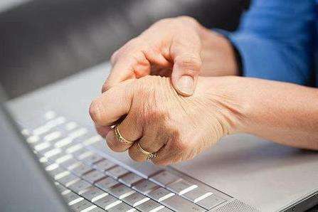 西芹籽胶囊对痛风有好处吗,西芹汁对痛风有好处吗