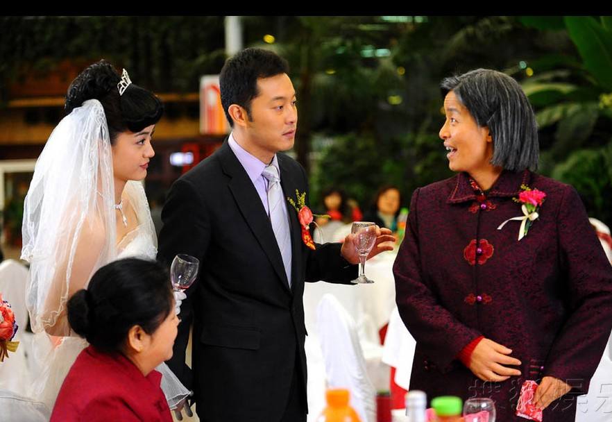 和公婆一起买房房产证写谁的名字,我们一起买房子