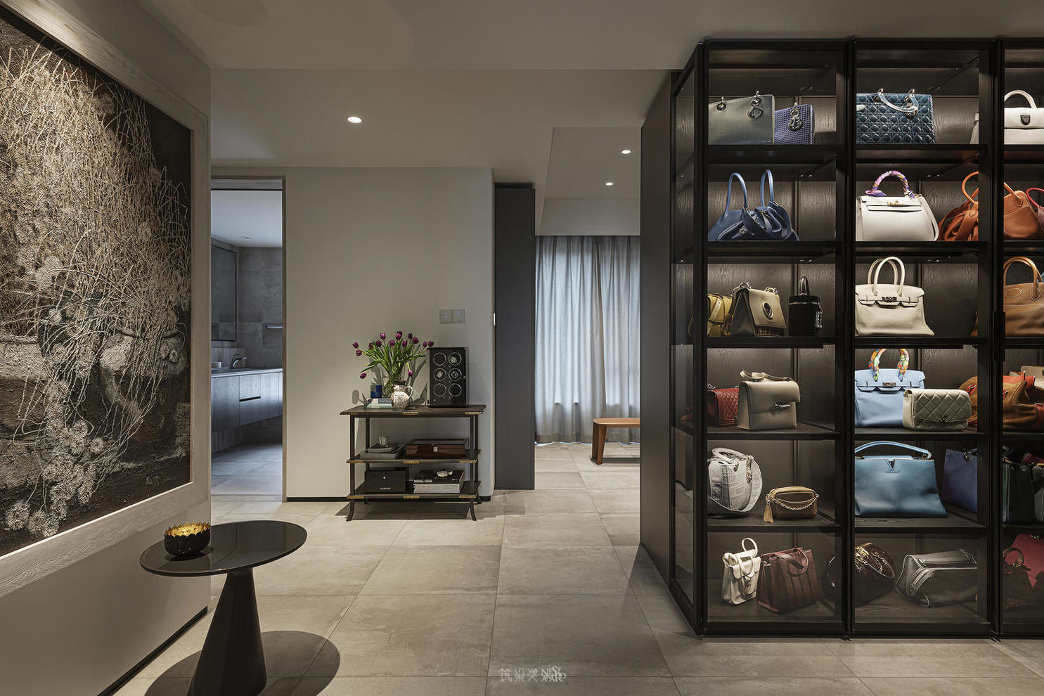 设计师梁彬：成都246㎡宁静致雅，黑与白交错空间