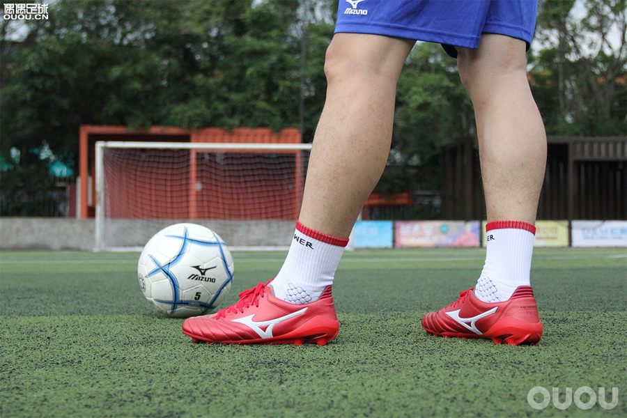 morelianeoii足球鞋,neo3pro足球鞋测评