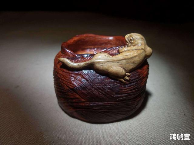 小叶紫檀越黑越好还是越红越好,小叶紫檀盘玩了牛毛纹发黑