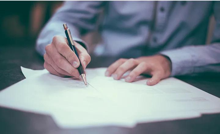 离职协议没有盖章签字是否有效,协议离职签字后公司反悔不盖章了