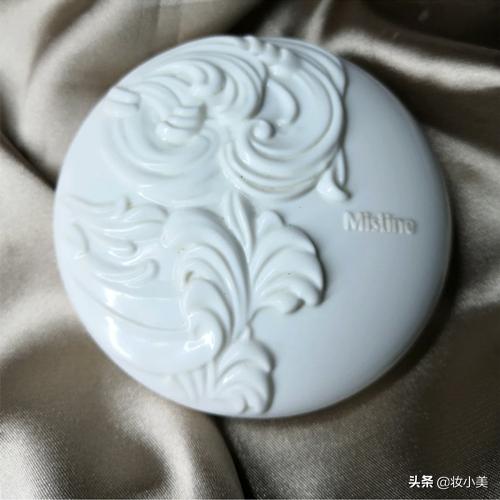 油皮不容易脱妆的散粉或者粉饼,适合干皮的定妆散粉粉饼推荐