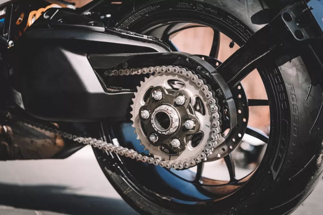 2022款杜卡迪1260s试驾,杜卡迪1260s是复古还是街车