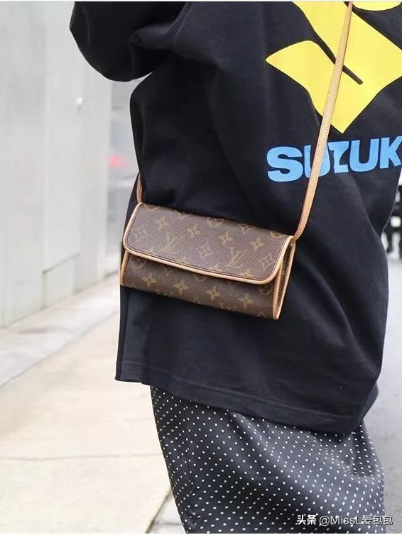 有哪些手袋既经典又时髦呢,时髦氛围感的必备单品迷你手袋