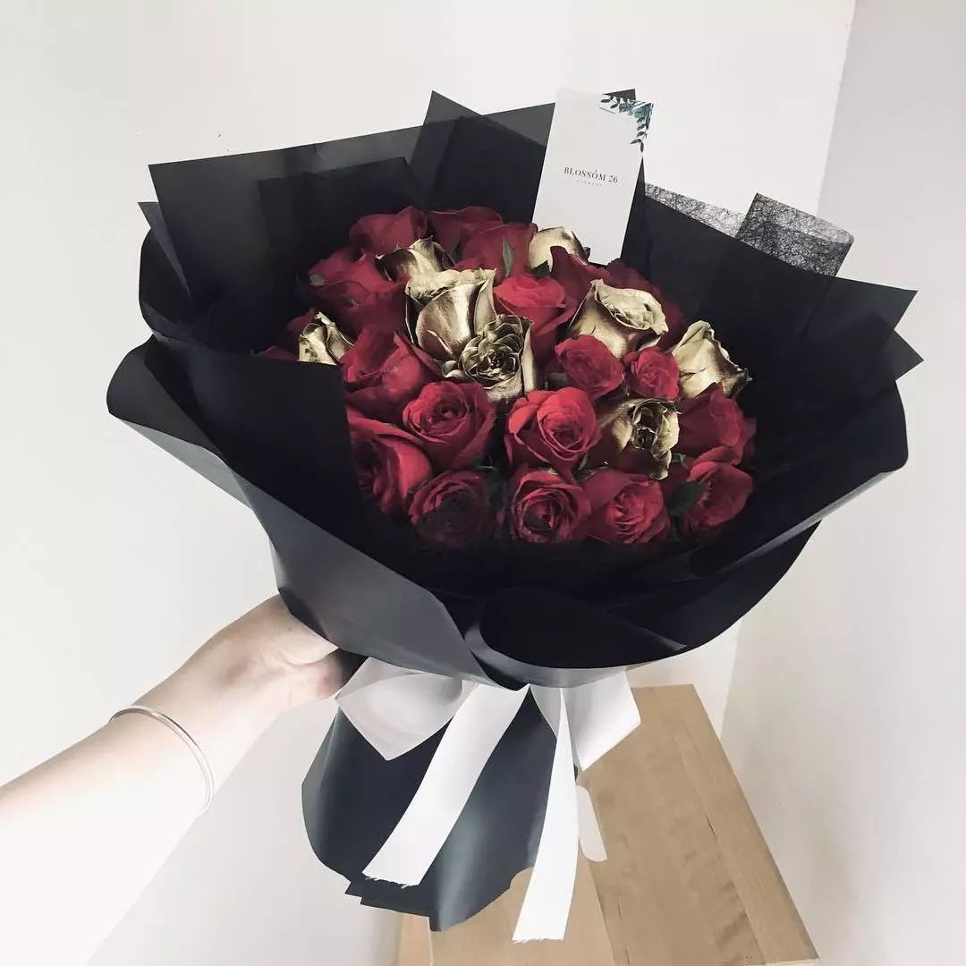 以香槟玫瑰为主的韩式花束,清新柔和治愈系韩式花束