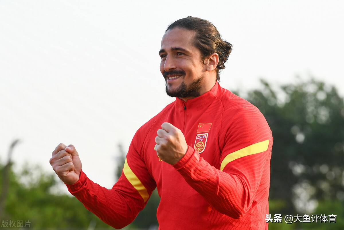 国足生死战首发11人预测，蒿俊闵吴曦携手四大归化决战越南