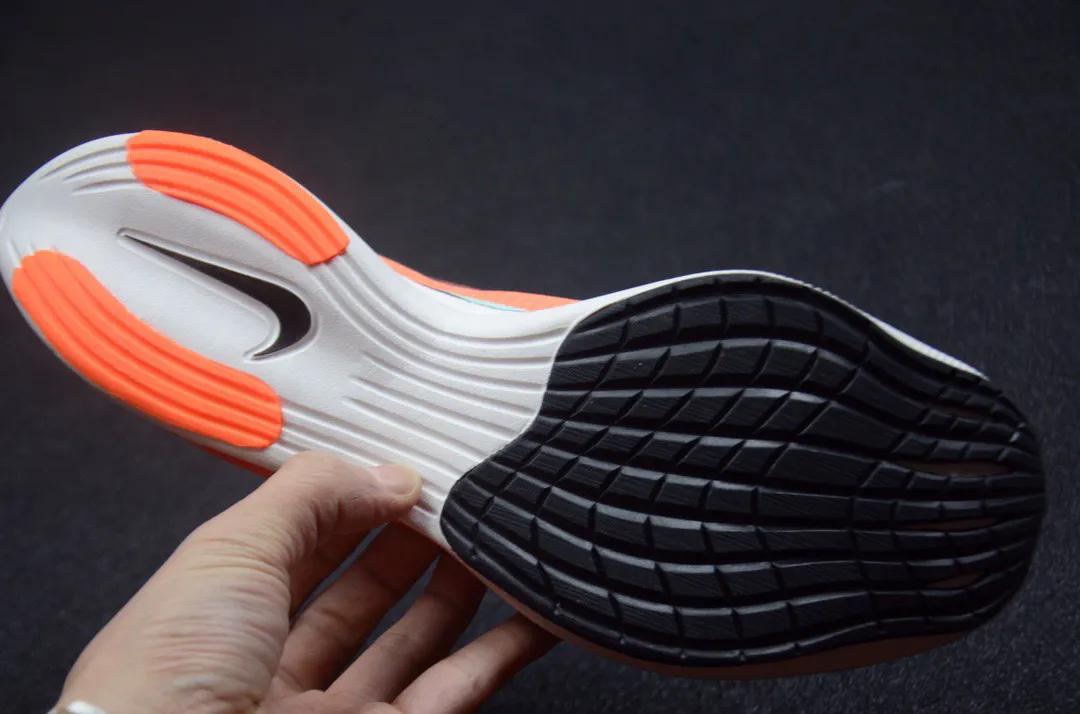 nikezoomx最好的跑鞋,还在为鞋子多不好放而烦恼吗