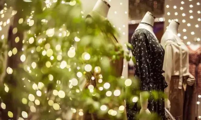 这个品牌把星空搬进店里，路过的人都大呼：太惊艳了