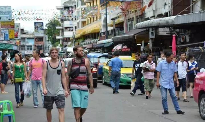 在泰国的中国人一般干什么,在泰国生活的中国人生活日常