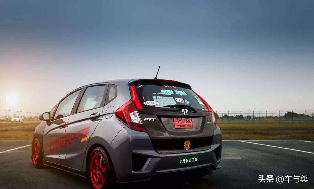 本田飞度神车是几座的,神车飞度应该怎么选
