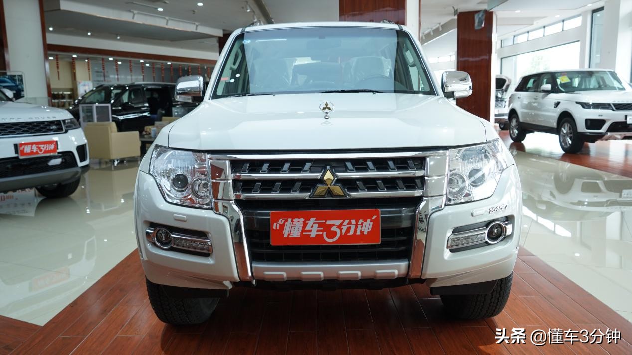 三菱帕杰罗原装进口7座,2.0自吸几万块的帕杰罗