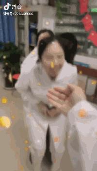 不倒翁小姐姐抖音网红,网红不倒翁小姐姐对比