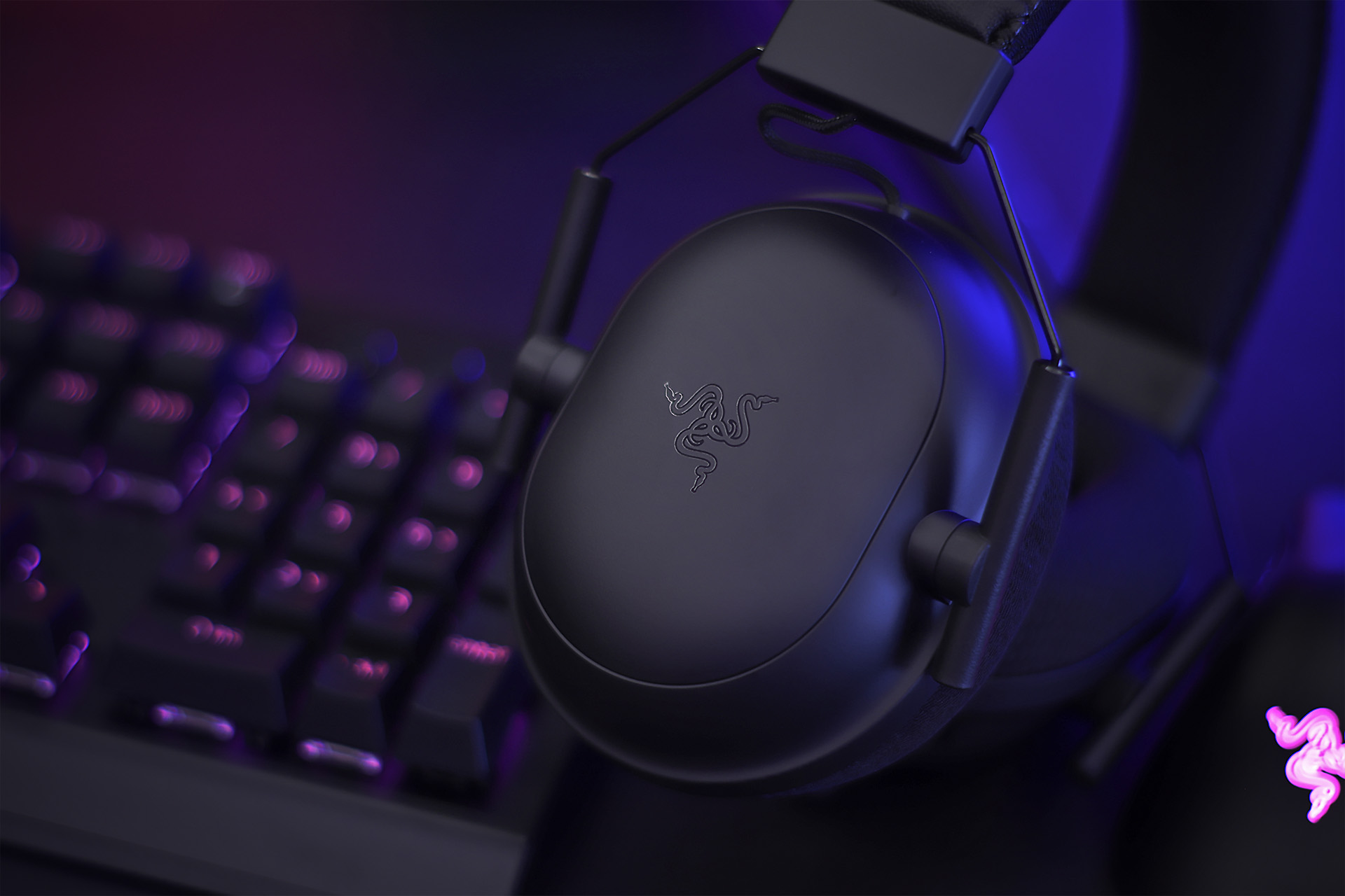 雷蛇无线入耳式游戏耳机电脑体验,雷蛇电竞耳机推荐头戴式蓝牙耳机