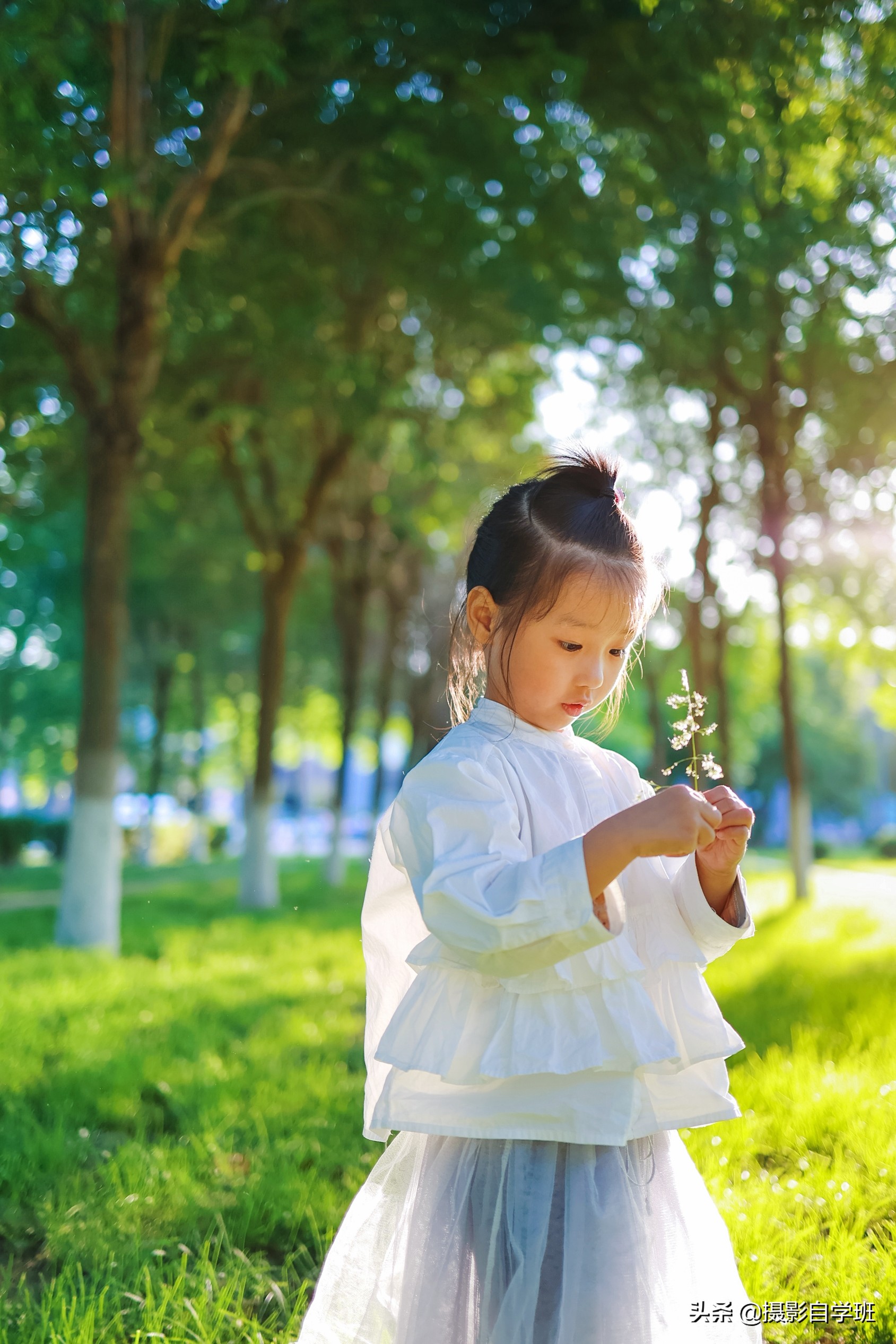 小朋友晚上拍照片怎么拍出高级感,孩子日常生活拍摄技巧和方法