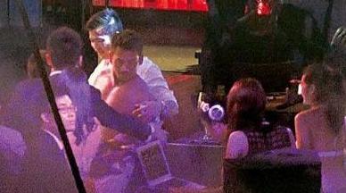 身价百亿的周焯华：风流情史数不尽，一妻一妾太潇洒