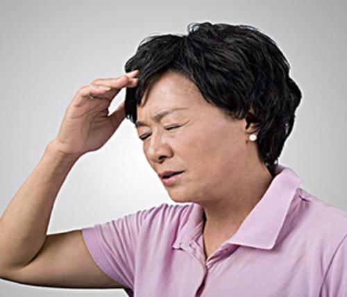 原发性阿米巴脑膜脑炎患者很难治愈,死亡率高,早发现早治疗