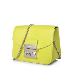 搭配你的高级时尚范儿,懂得搭配日系服饰