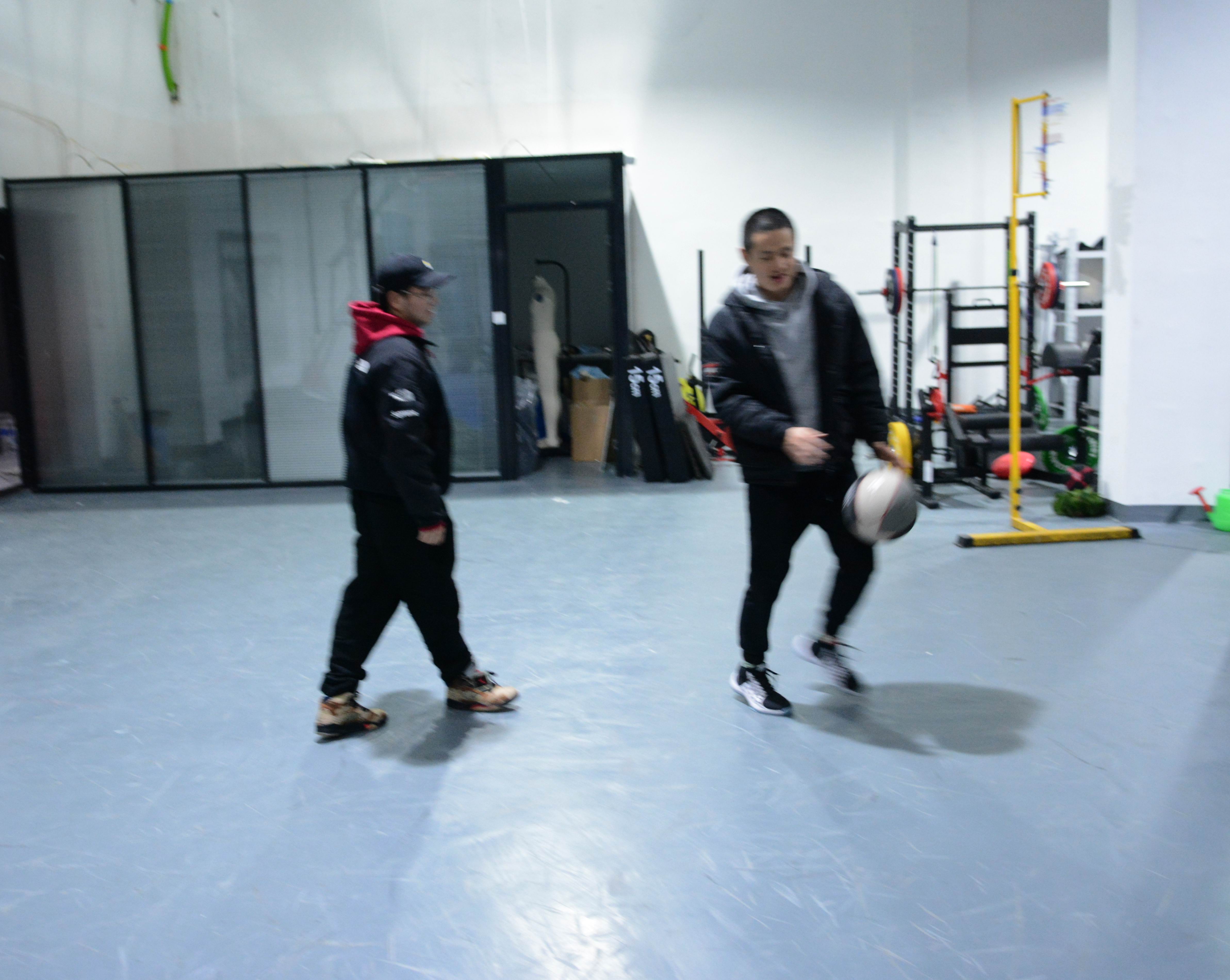 长沙95后“篮球袜子三哥们”做到淘宝销量全国第一