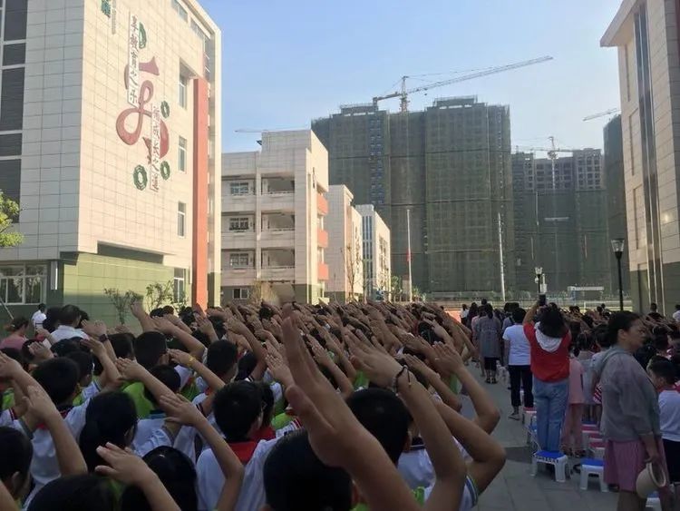 全面了解班级学生,阳逻街中心小学散学典礼