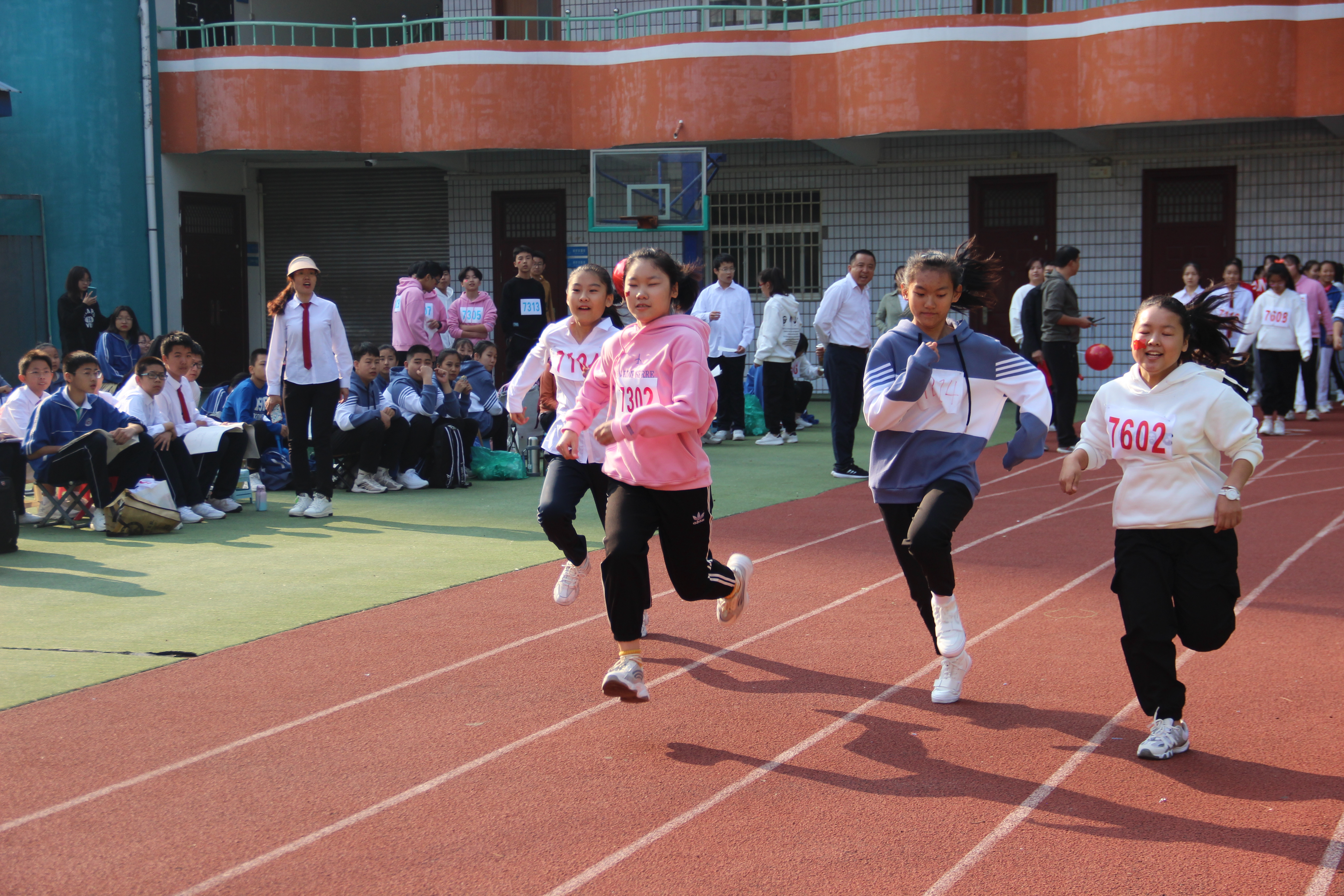太原市四十八中中学生运动会,校运会激情点燃梦想拼搏铸就辉煌