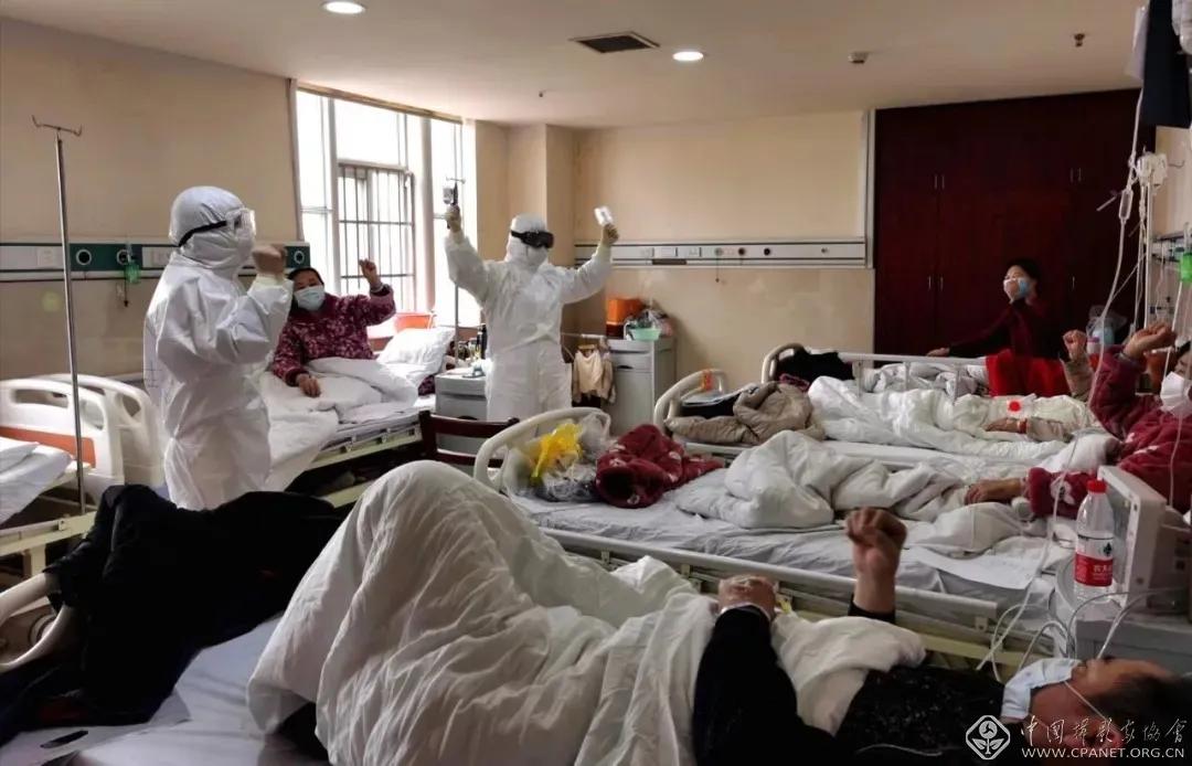 用镜头将瞬间定格永恒,镜头定格感动影像凝聚力量