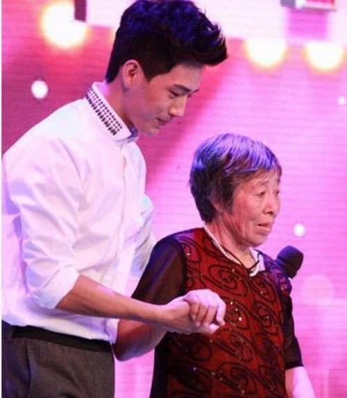 井柏然全靠奶奶捡破烂,井柏然被奶奶捡垃圾养大