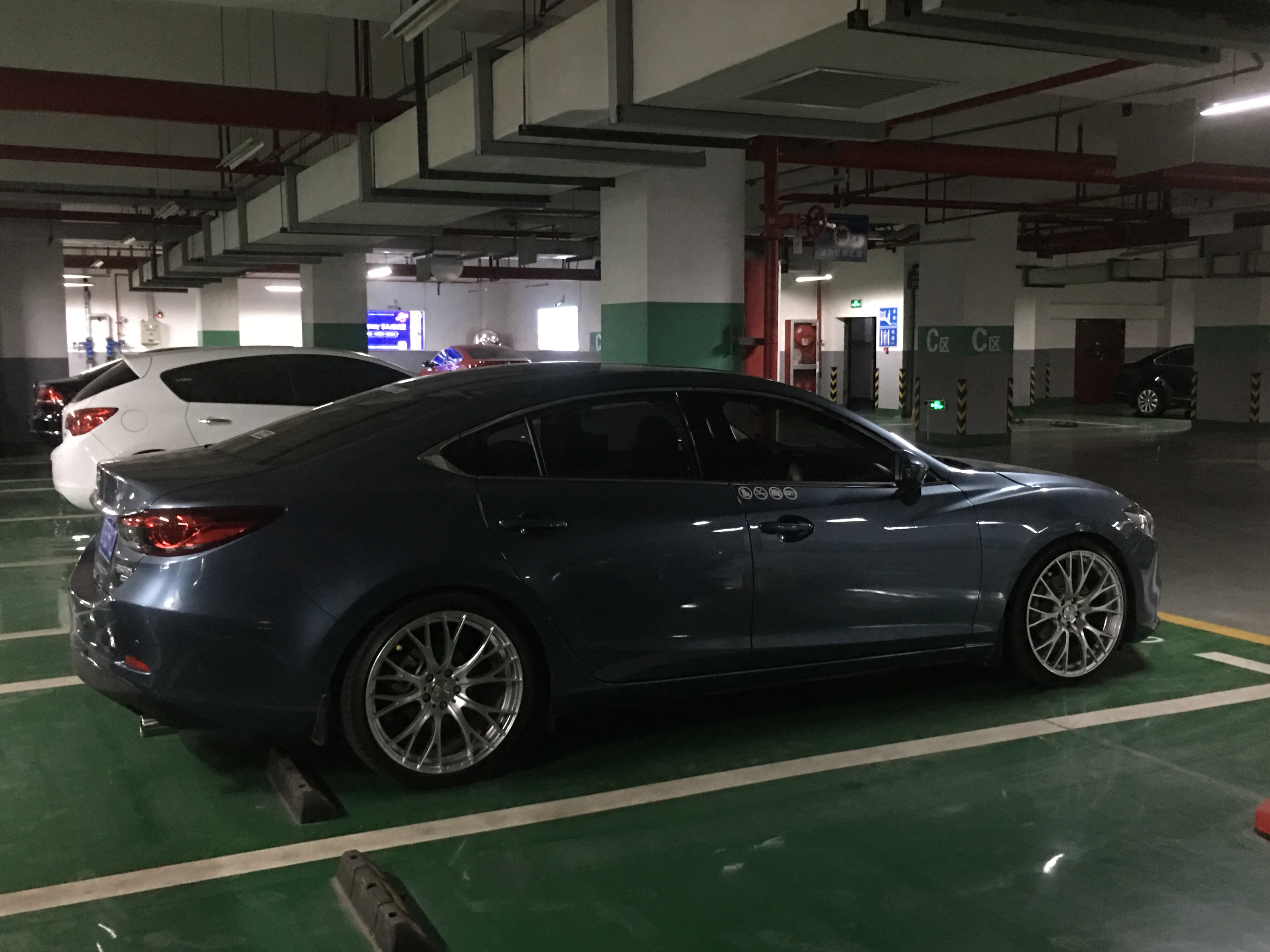 马自达阿特兹改装airbft气动避震,15年马自达阿特兹改装大包围