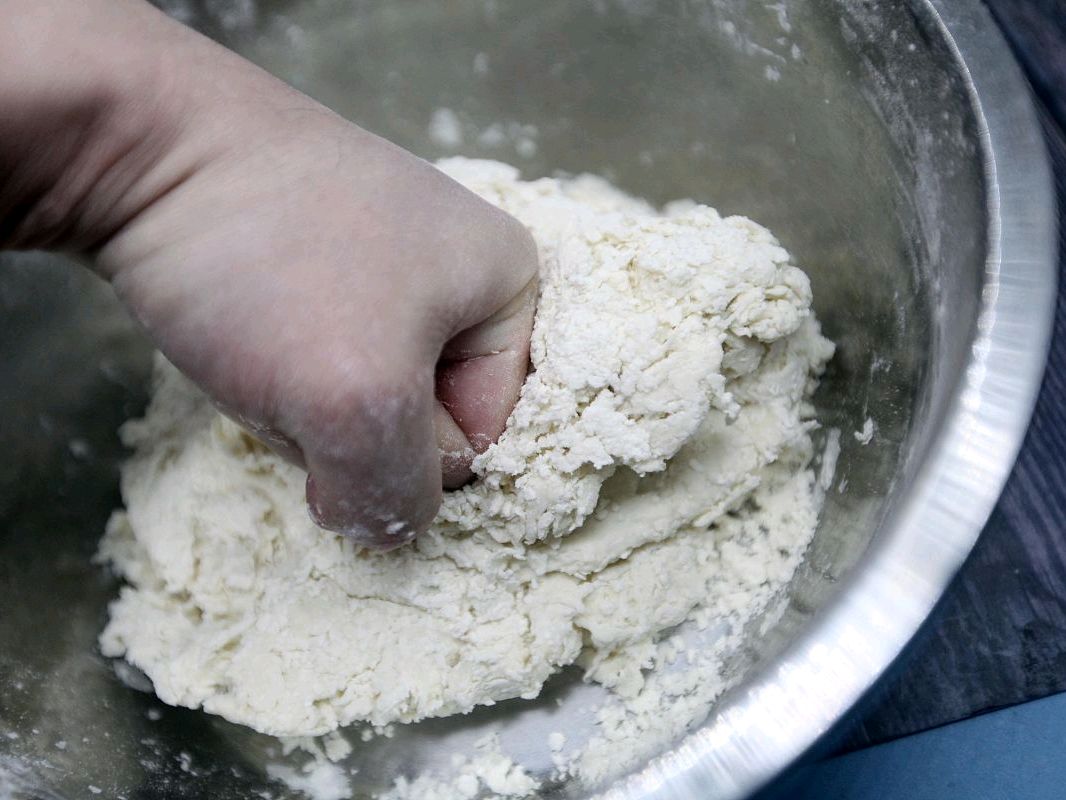 猪肉韭菜馅饺子怎么做好吃,饺子店教你猪肉韭菜馅饺子