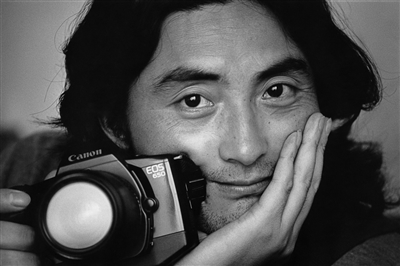 拍出最真实三毛的摄影师：给她拍完照片后相机丢了，三月后她自杀