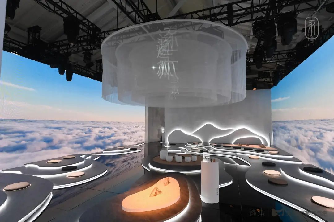 和唐九洲解锁死海护肤秘密,金秋美妆新品盘点